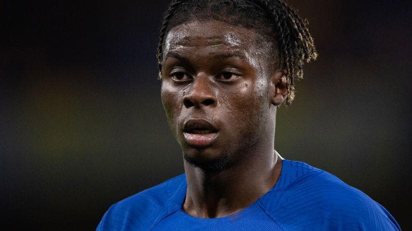 انتقال لزلی اوگوچوکو از چلسی به برنلی با قراردادی پنج‌ساله