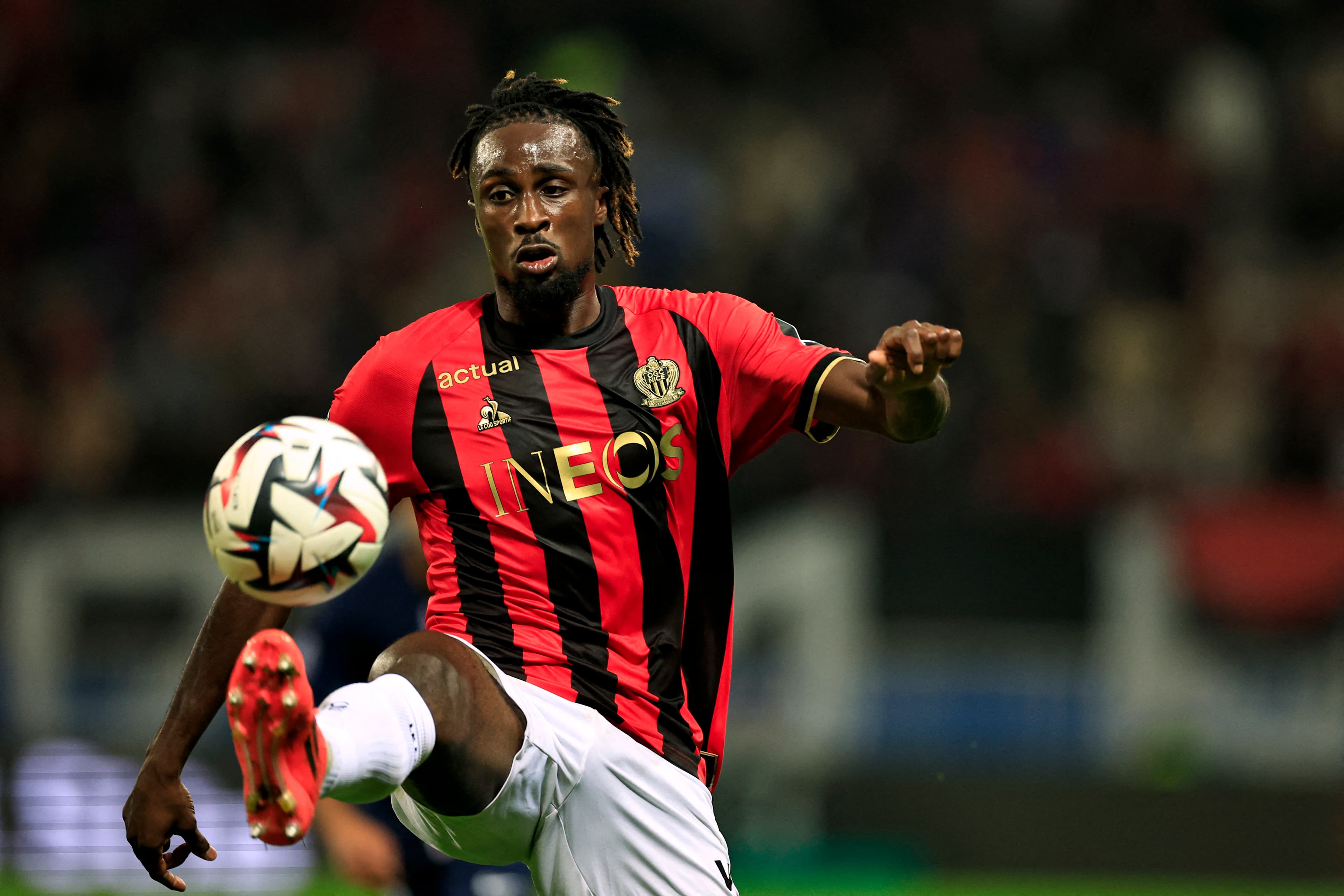 اوِان گساند به استون ویلا پیوست؛ خرید جدید لیگ برتر از لیگ ۱ فرانسه