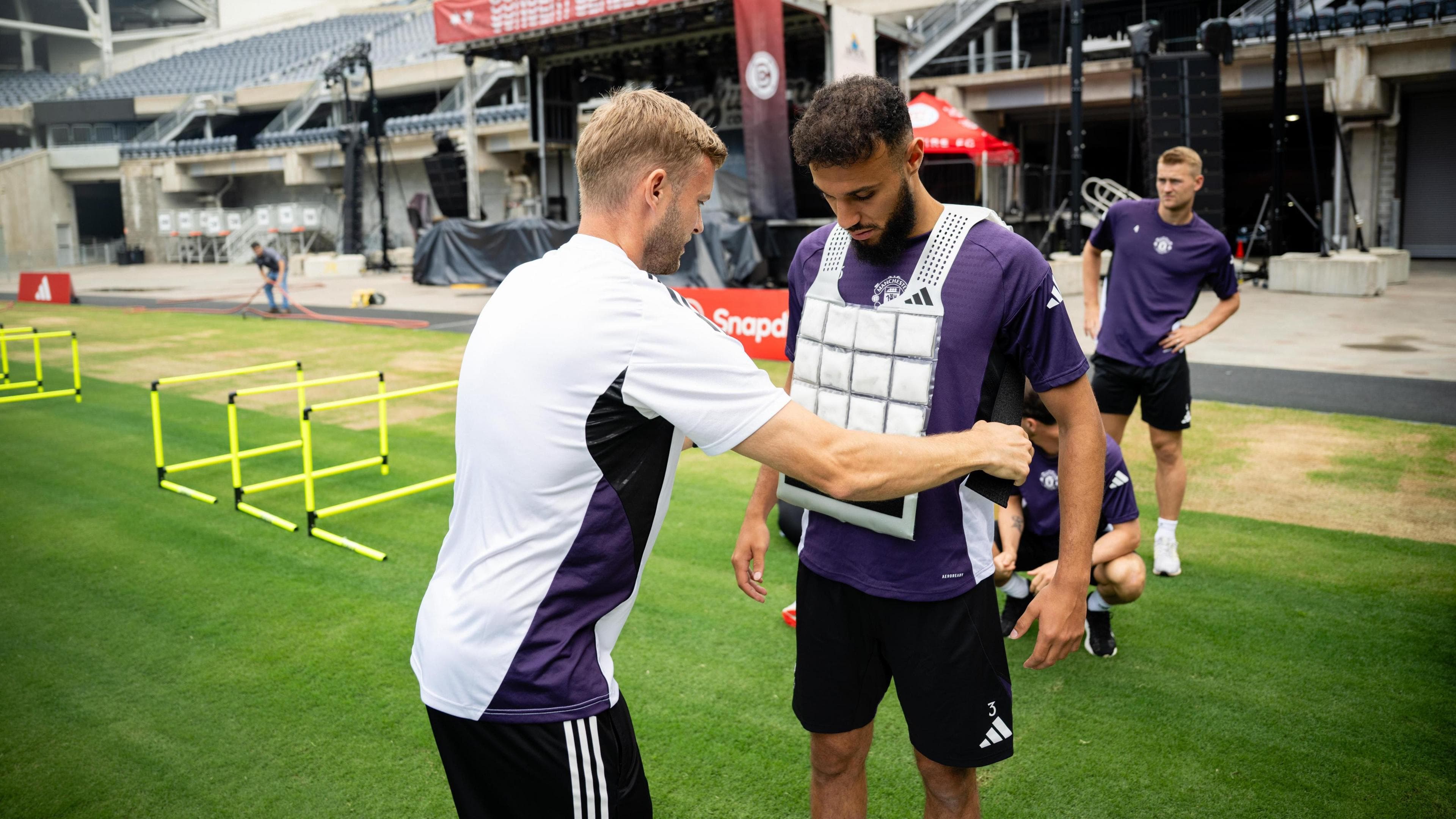 ژاکت‌های خنک‌کننده چیست و چگونه عمل می‌کنند؟