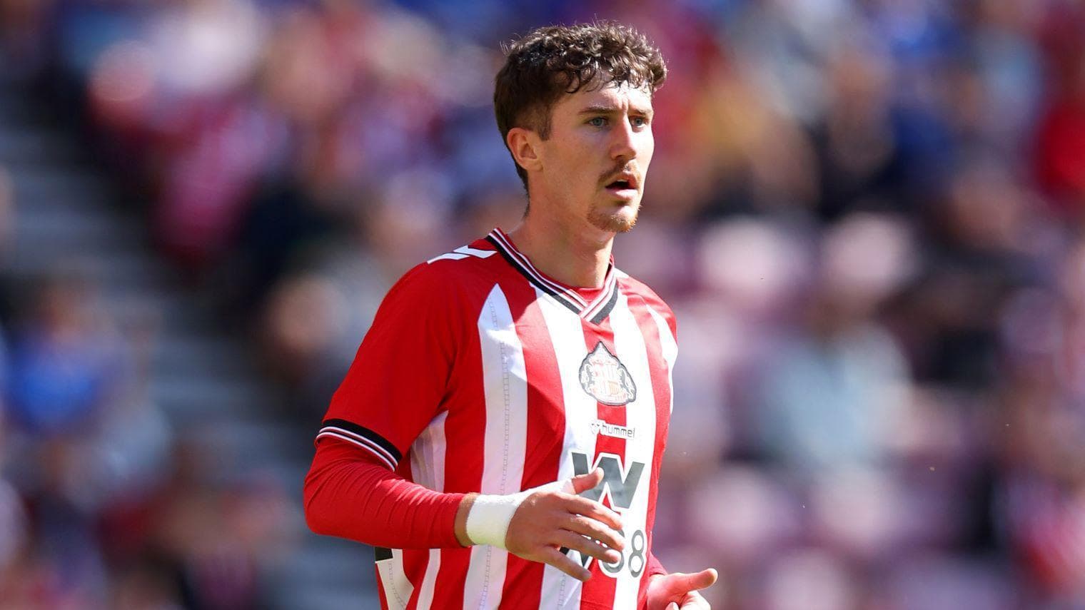 تمدید قرارداد «ترای هیوم» با ساندرلند تا سال ۲۰۳۰؛ چالش بزرگ در لیگ برتر