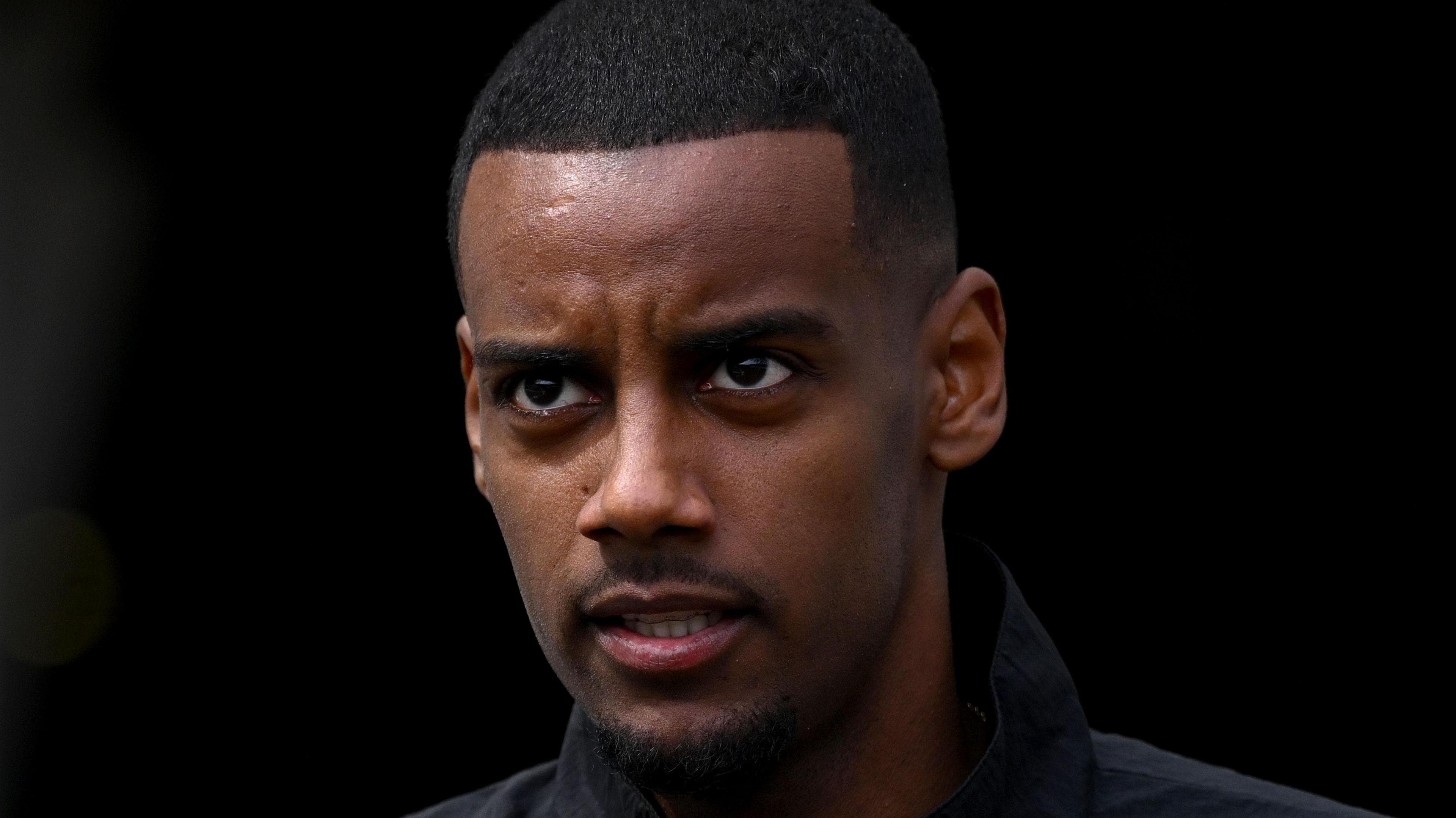 اسحاق بازیکن نیوکاسل احتمالا در مراسم جوایز PFA شرکت نمی‌کند