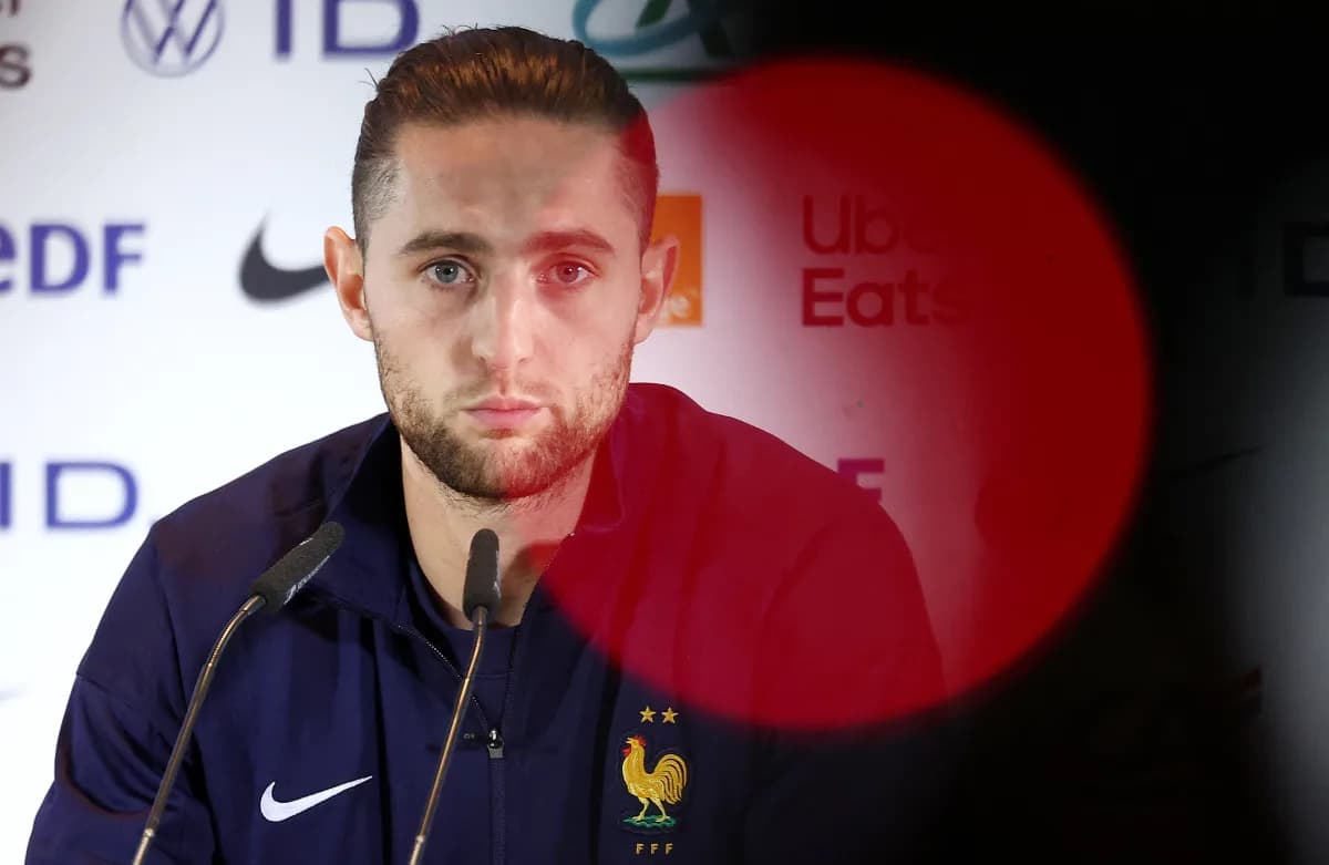 گالاتاسرای به جذب آدرین رابیو علاقه‌مند شد