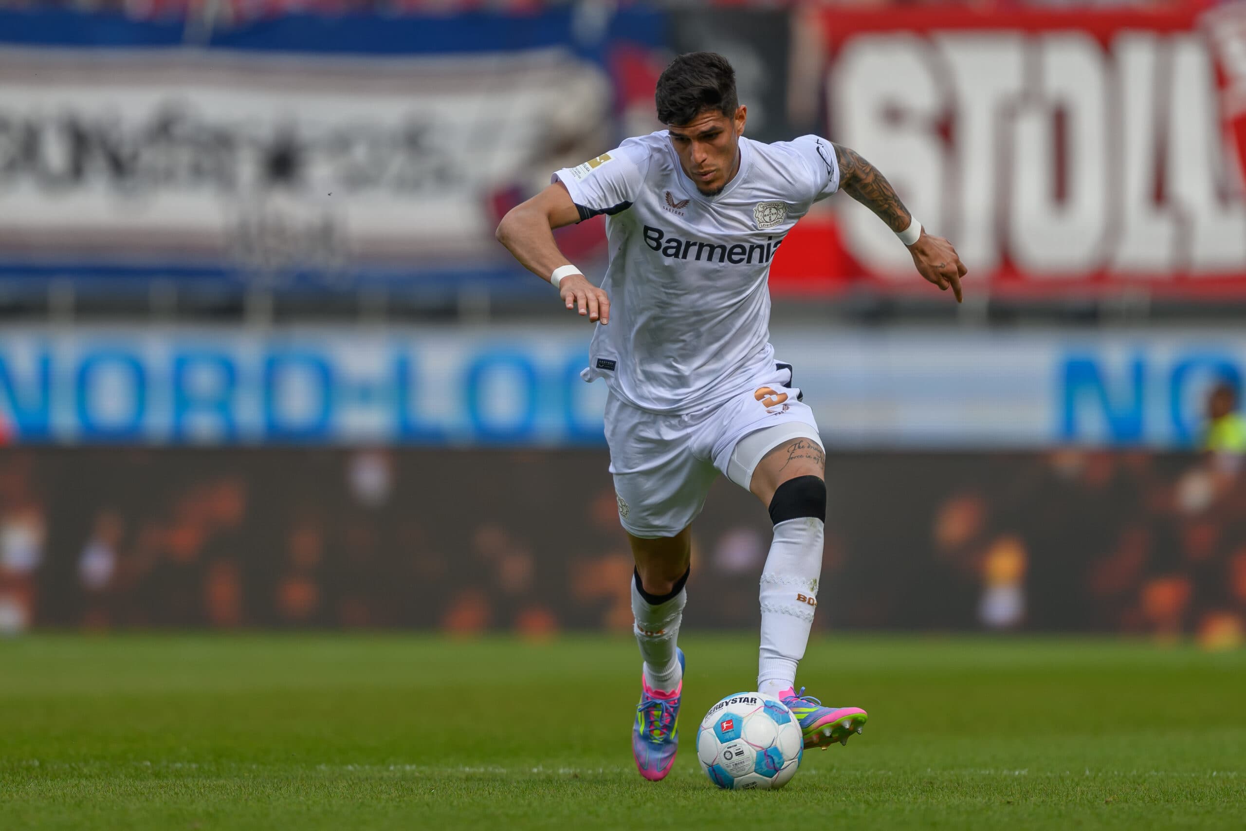 آیا آرسنال باید پیررو هینکاپیه را جذب کند؟ بررسی انتقال مدافع لورکوزن به لیگ برتر انگلیس