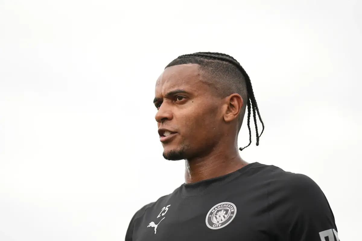 مانوئل اکانجی مدافع منچسترسیتی در آستانه جدایی؛ پیشنهاد میلان و نگرانی‌های هوگو ویانا