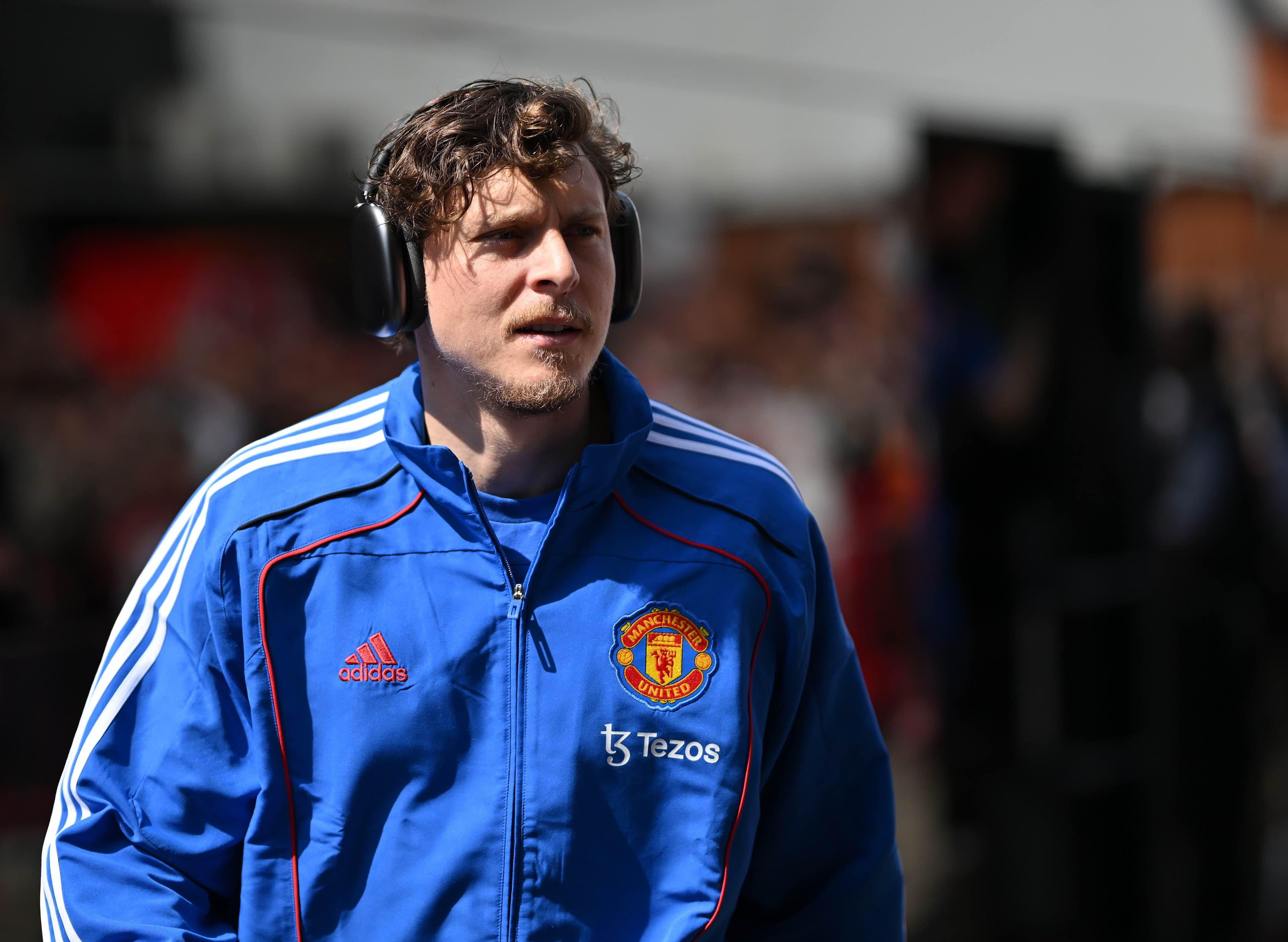 تمایل اورتون به جذب ویکتور لیندلوف ۳۱ ساله به صورت رایگان؛ آیا تصمیم درستی است؟