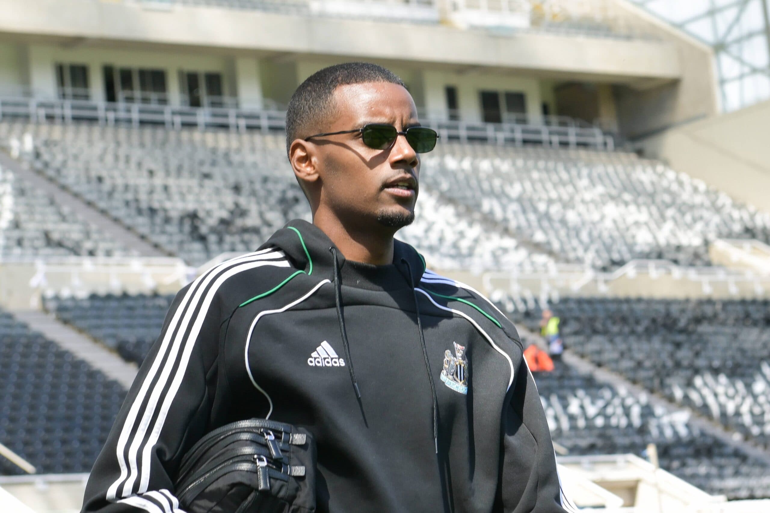 مسیر هموار لیورپول برای انتقال‌های رؤیایی؛ ایساک و گوهی نزدیک‌تر به آنفیلد