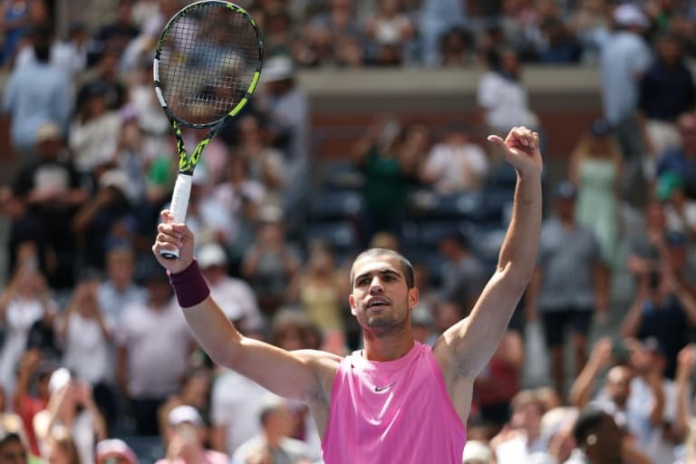 پیروزی کارلوس آلکاراس با وجود نگرانی‌های جسمانی در تنیس آزاد آمریکا