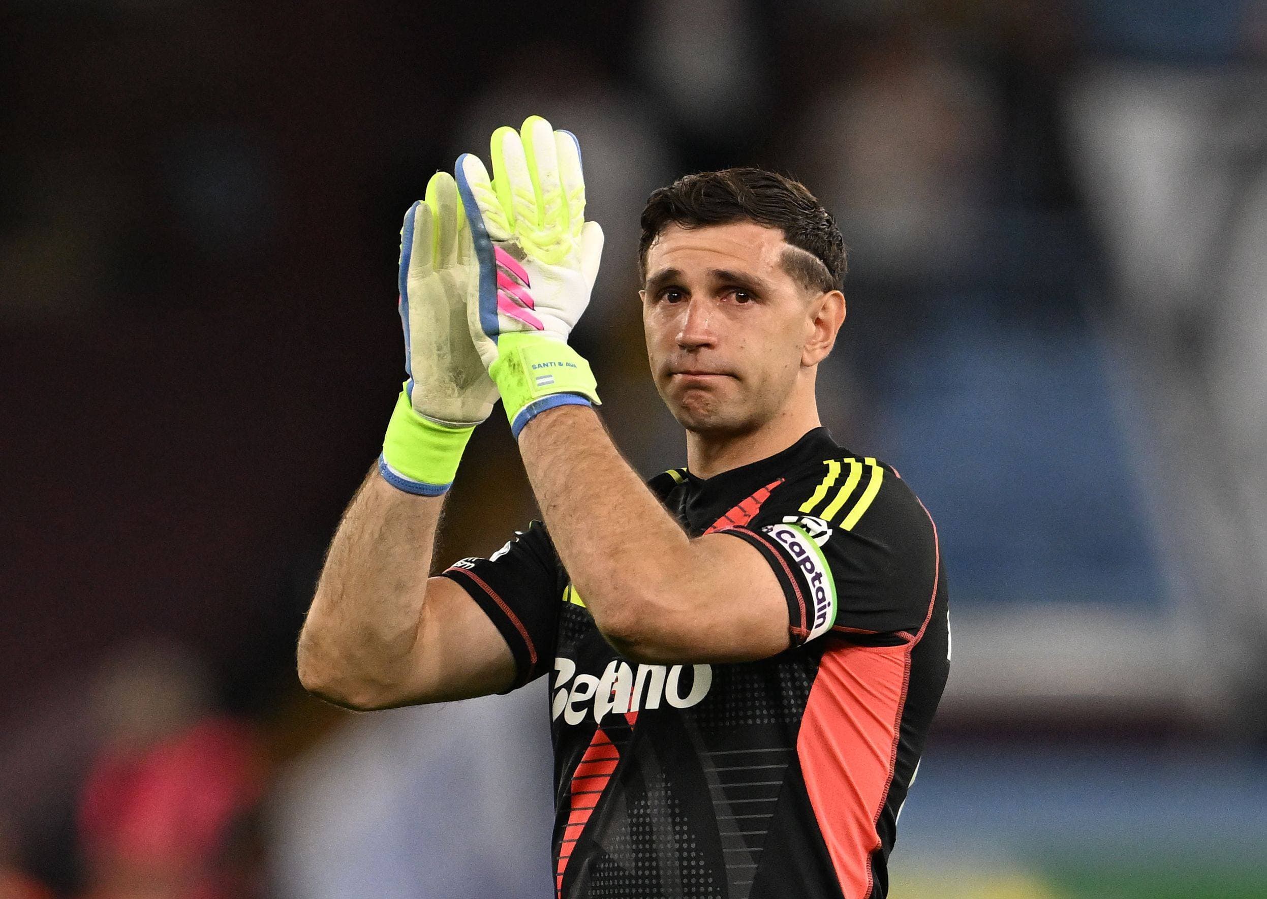 واقعیت علاقه منچستریونایتد به امیلیانو مارتینز از زبان اسکای اسپورت