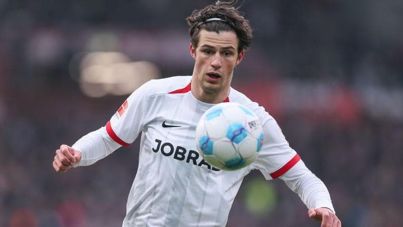 پیوسـتن مِرلین رول هافبک آلمانی به اورتون با قرارداد قرضی همراه با خرید قطعی