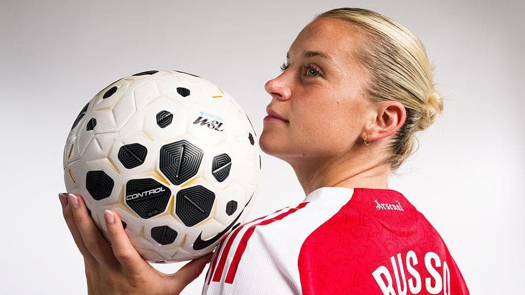 تمدید قرارداد آلسیا روسو با آرسنال؛ مهاجم گلزن در جمع توپچی‌ها ماندنی شد