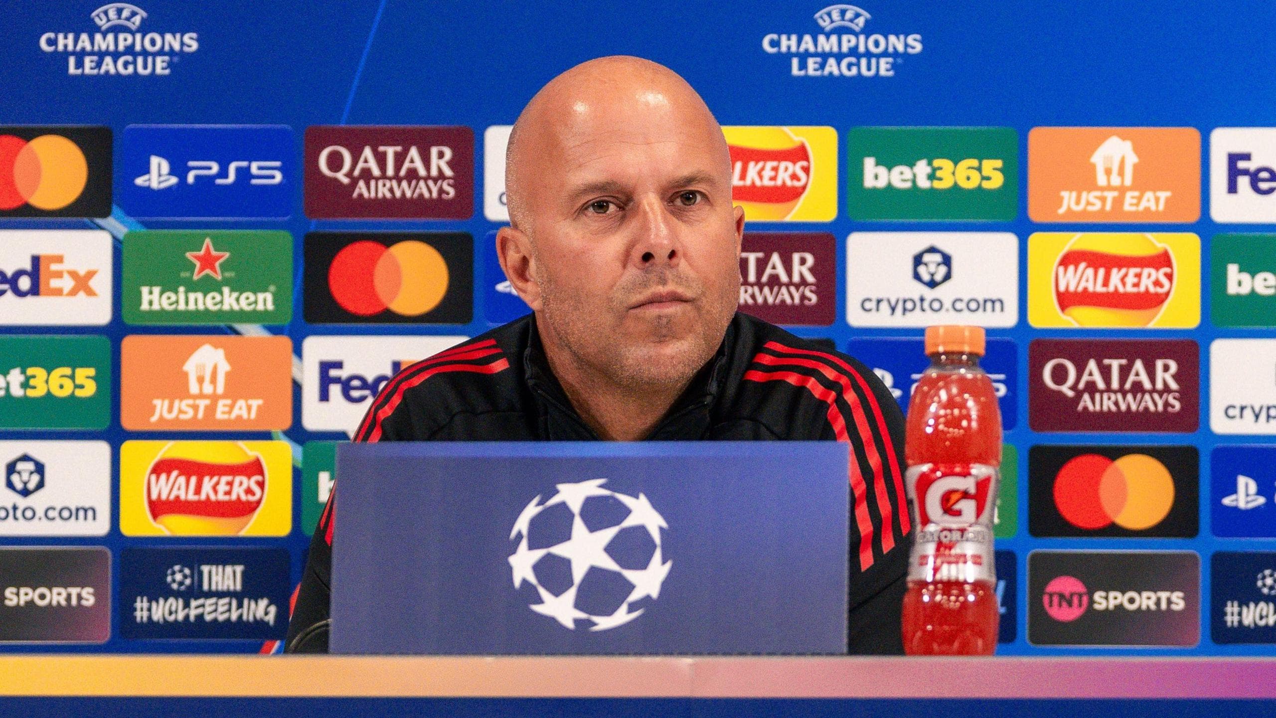 واکنش آرنه اسلات به انتقادات درباره هزینه نقل و انتقالات لیورپول