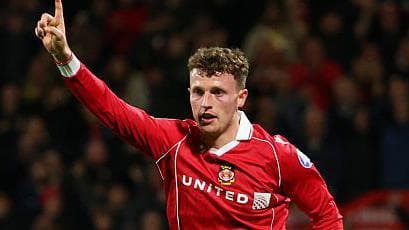 شادی ناتان برادهِد پس از گلزنی برای رکسهام