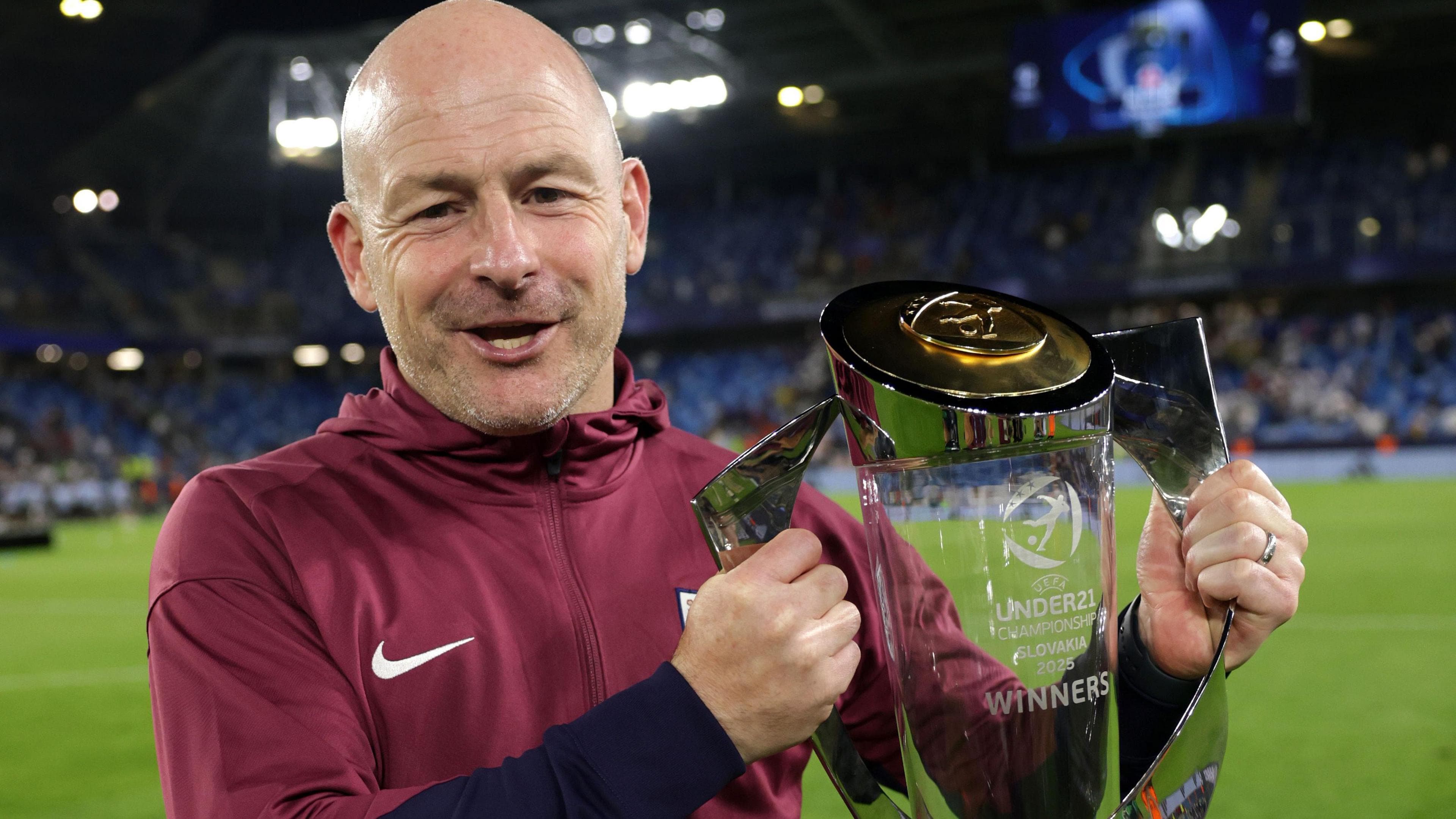 چگونه لی کارسلی سرمربی تیم زیر ۲۱ سال انگلستان، مسیر حرفه‌ای‌اش را از دربی آغاز کرد