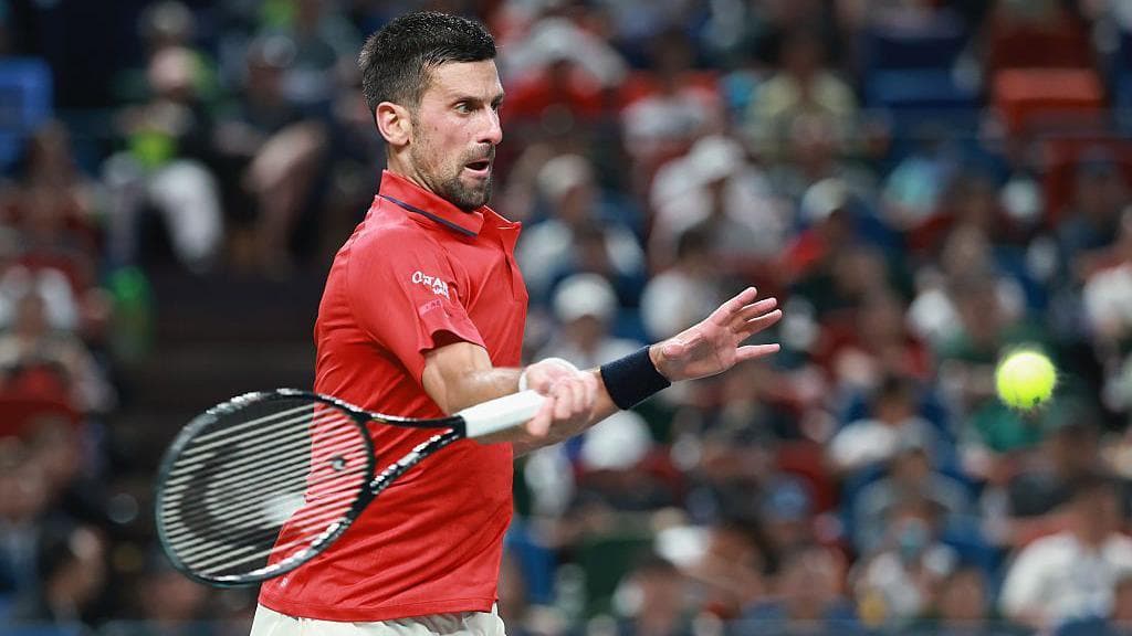 مبارزه جوکوویچ با مصدومیت برای رسیدن به جمع هشت نفر برتر