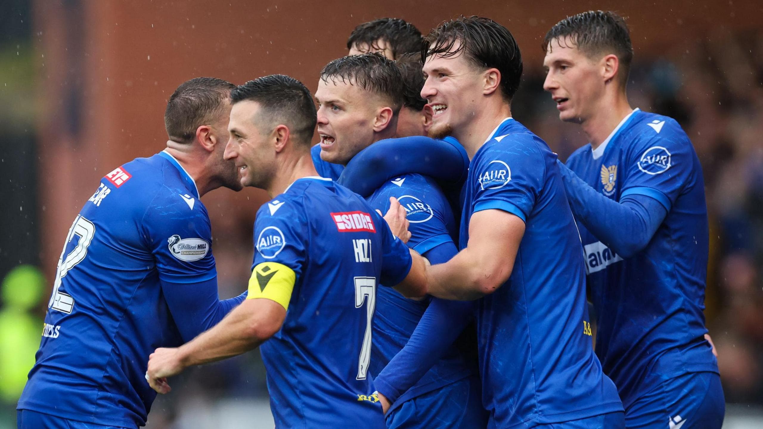 آیا تیم فوتبال سنت جانستون میتواند تا پایان صدرنشین بماند؟