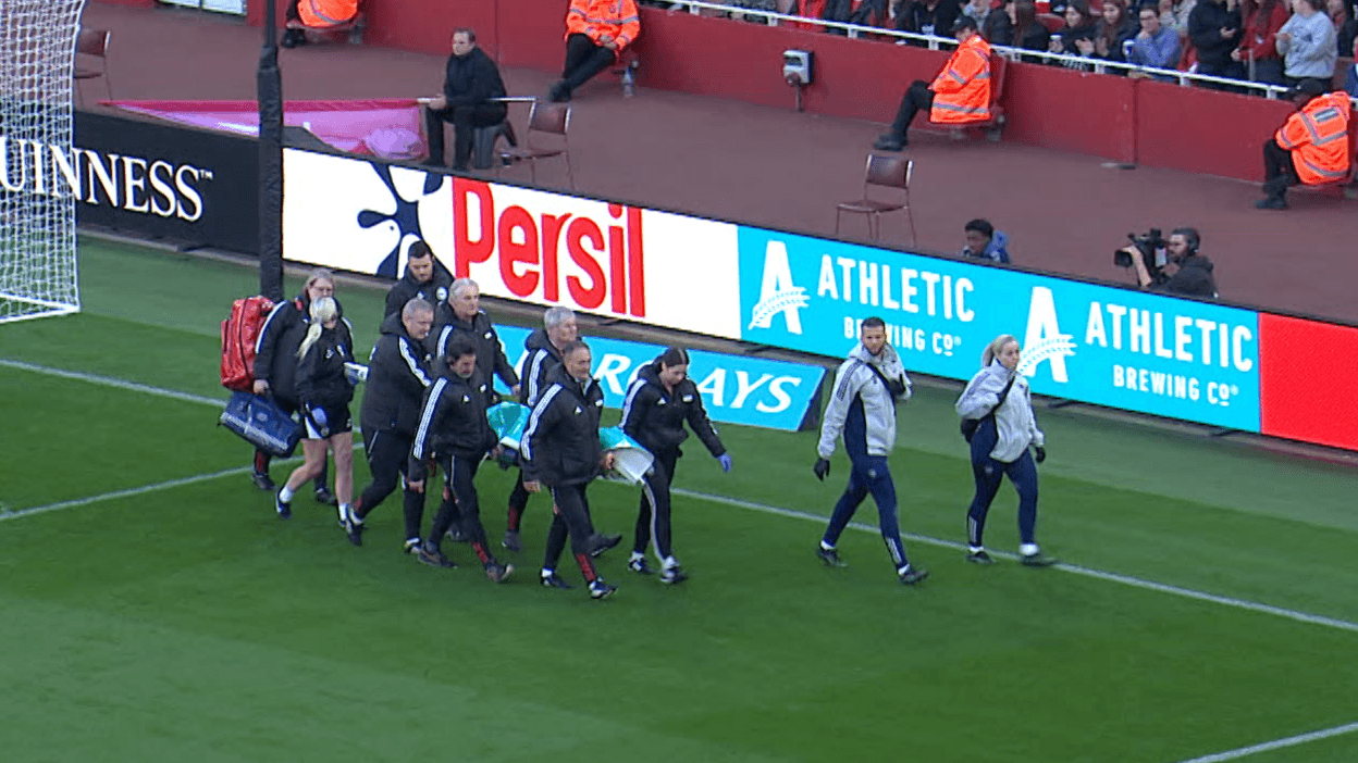 حال مساعد مدافع برایتون پس از مصدومیت جدی در دیدار مقابل آرسنال