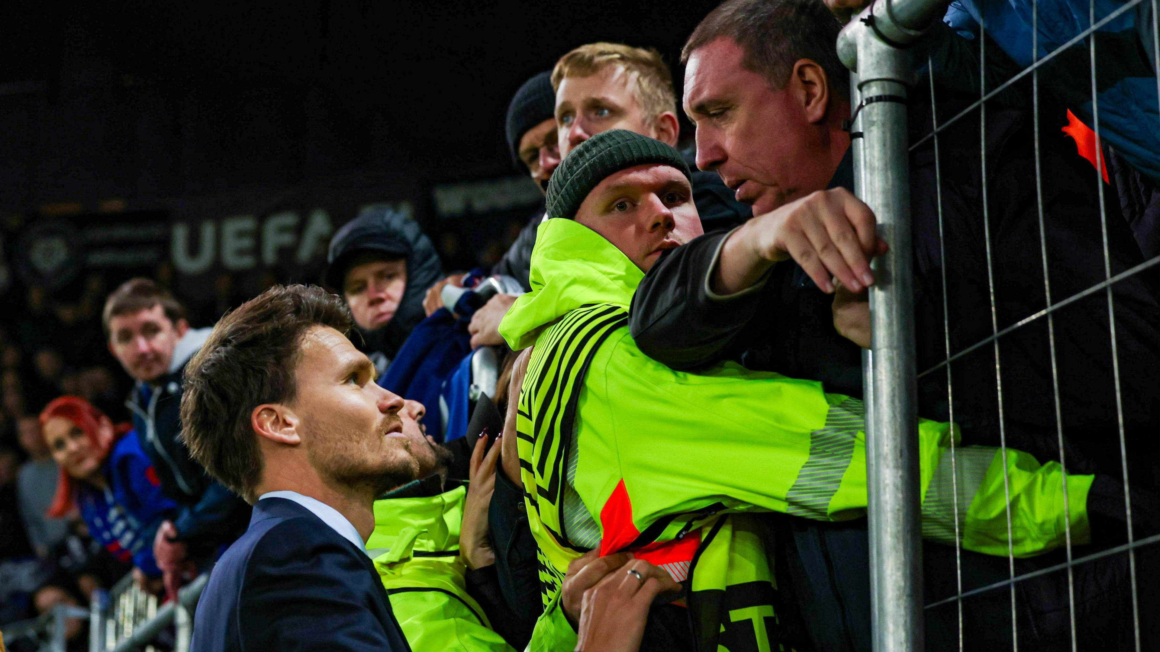 پرچم‌های قرمز برای دنی رول پس از شکست سنگین رنجرز در بازی اول