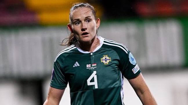 بازگشت سارا مک‌فادن به تیم ملی فوتبال زنان ایرلند شمالی پس از تولد فرزند دوم