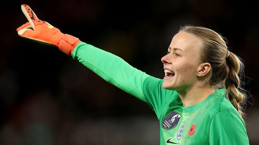 حمایت سرمربی چلسی از هننا همپتون پس از انتقادات مری ارپس