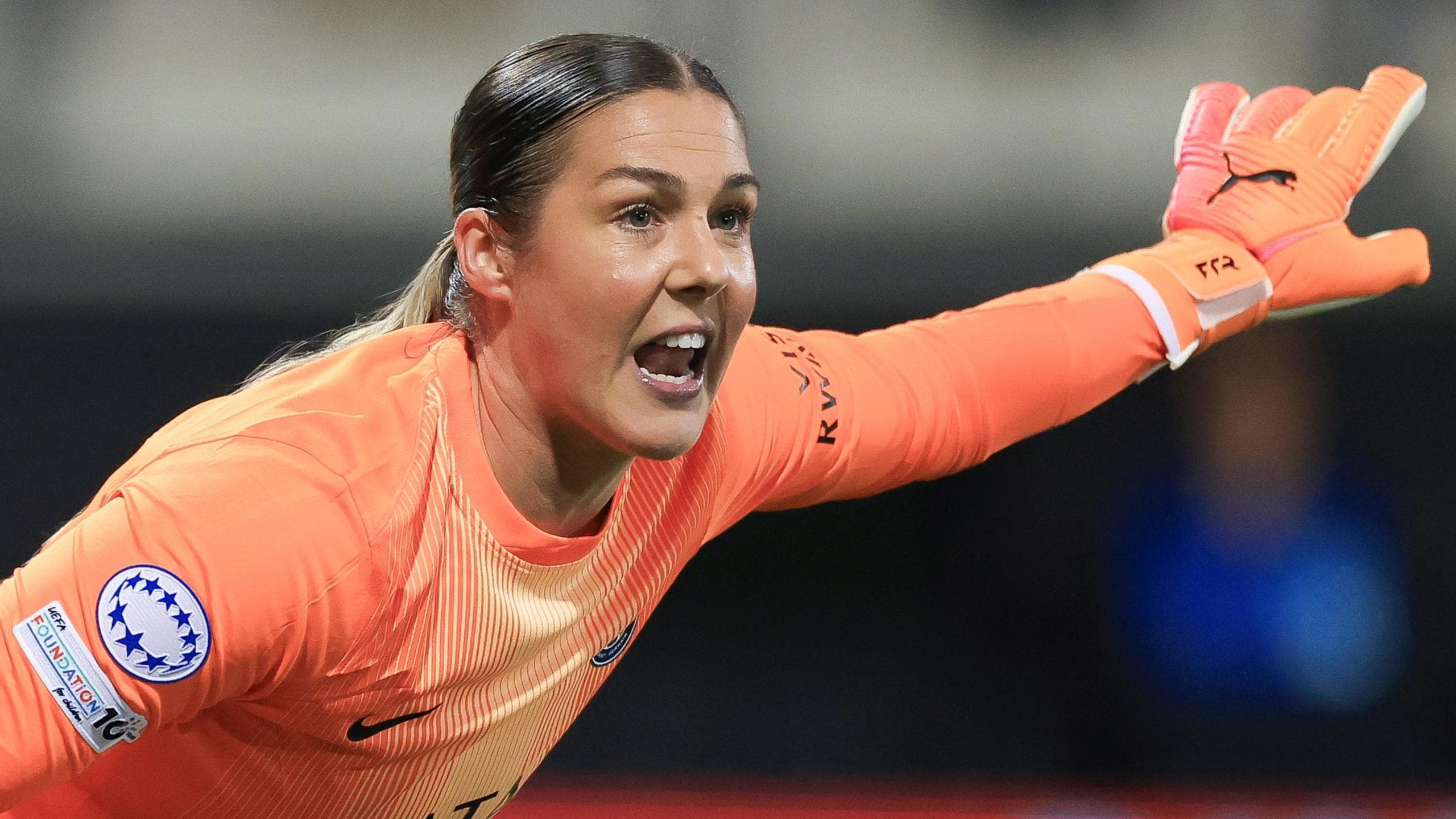 بازگشت مری ارپس به اولدترافورد: لحظه‌ای احساسی و چالشی برای دروازه‌بان سابق منچستریونایتد