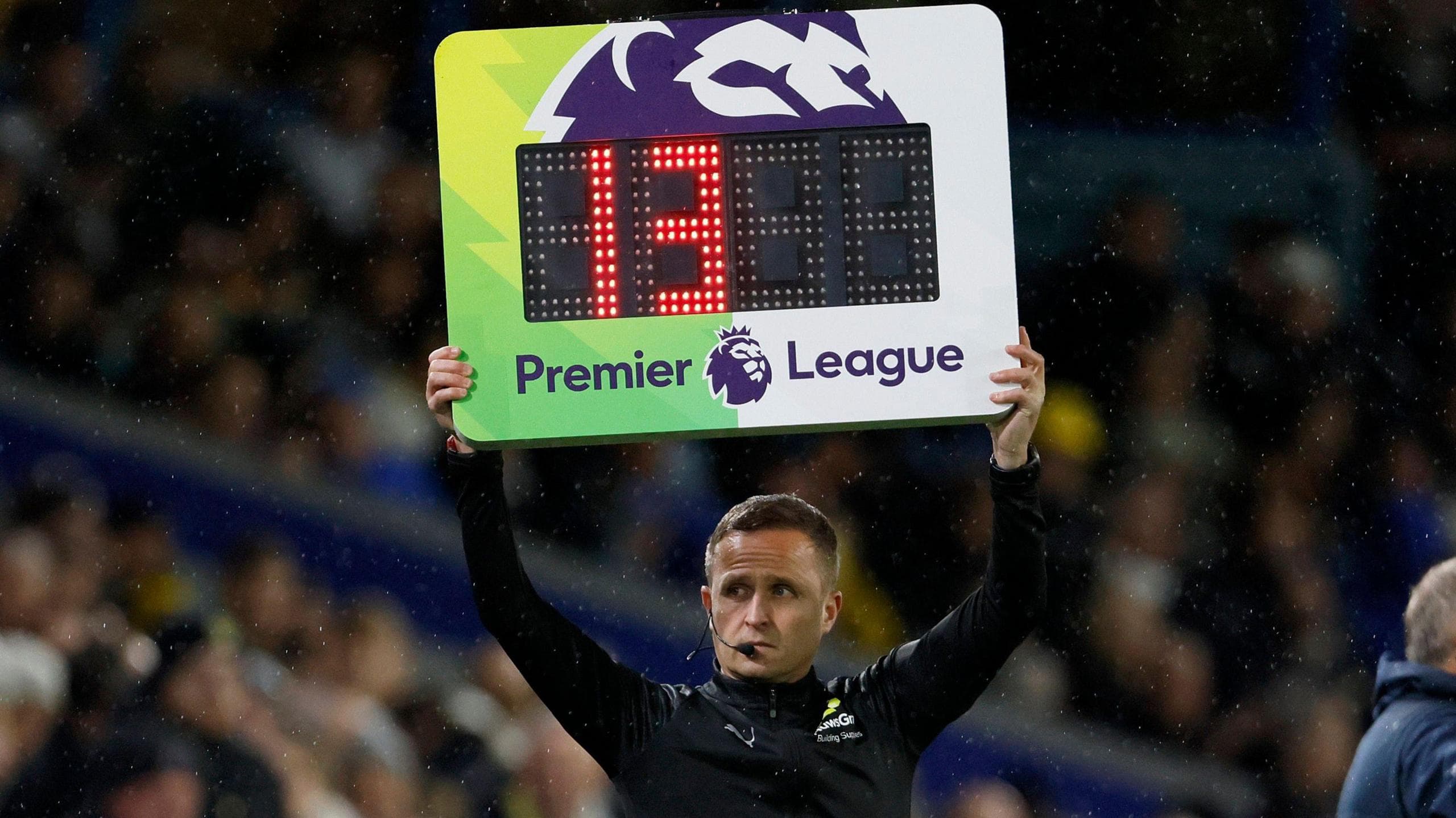 آیا توقف کامل زمان، جلوی اتلاف وقت در فوتبال را می‌گیرد؟