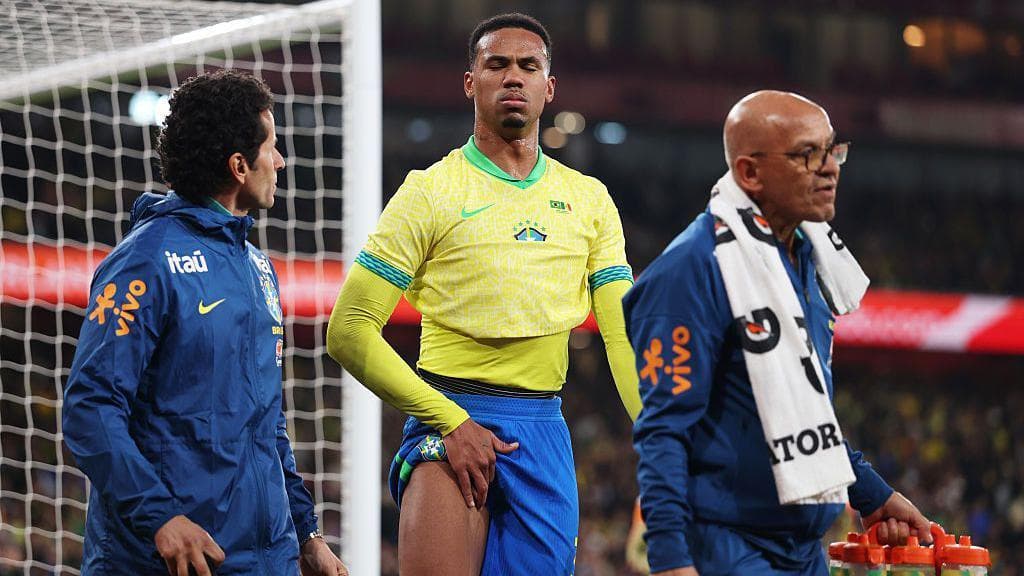 مصدومیت گابریل، مدافع آرسنال، در بازی دوستانه برزیل و سنغال