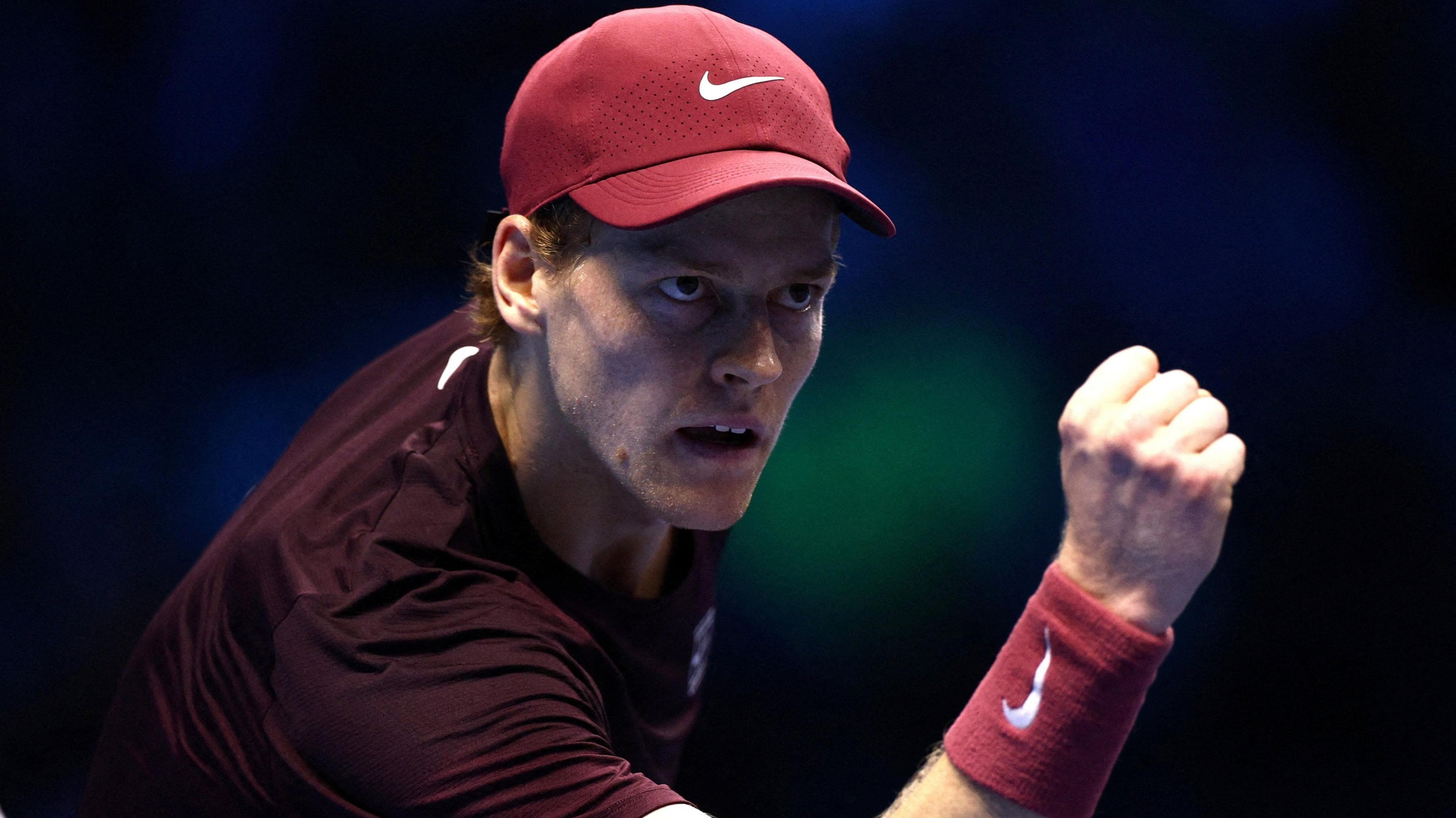 درخشش یانیک سینر و صعود به نیمه‌نهایی ATP Finals؛ ناکامی زِوِرف و تداوم انتظار برای صدرنشینی