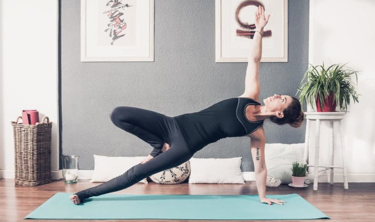 توپ تنیس در باران