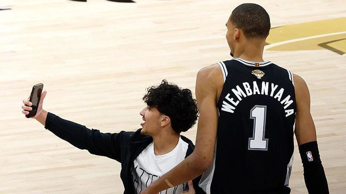 هشدار رئیس NBA به هواداران پس از ورود غیرمجاز به زمین مسابقه