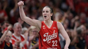 درخشش تاریخی کیتلین کلارک با ثبت ۴۵ امتیاز و ۱۰ پاس گل در WNBA