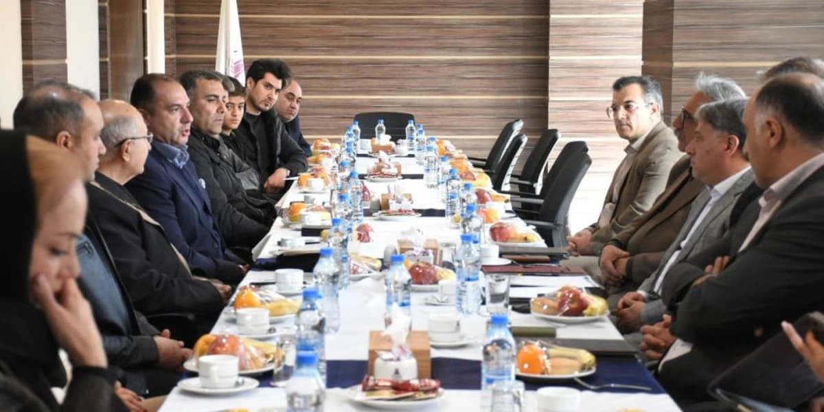 برگزاری نخستین همایش روسای هیاتهای استانی تنیس غرب کشور در کرمانشاه