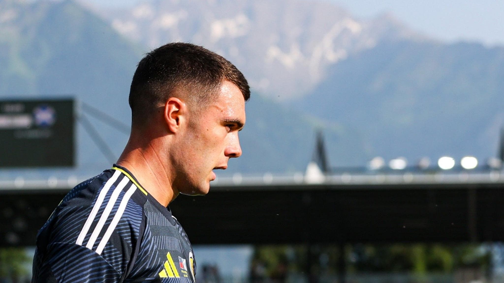 درخشش ستاره نوجوان: لِنون میلر و عملکرد بینقصش در تیم ملی اسکاتلند