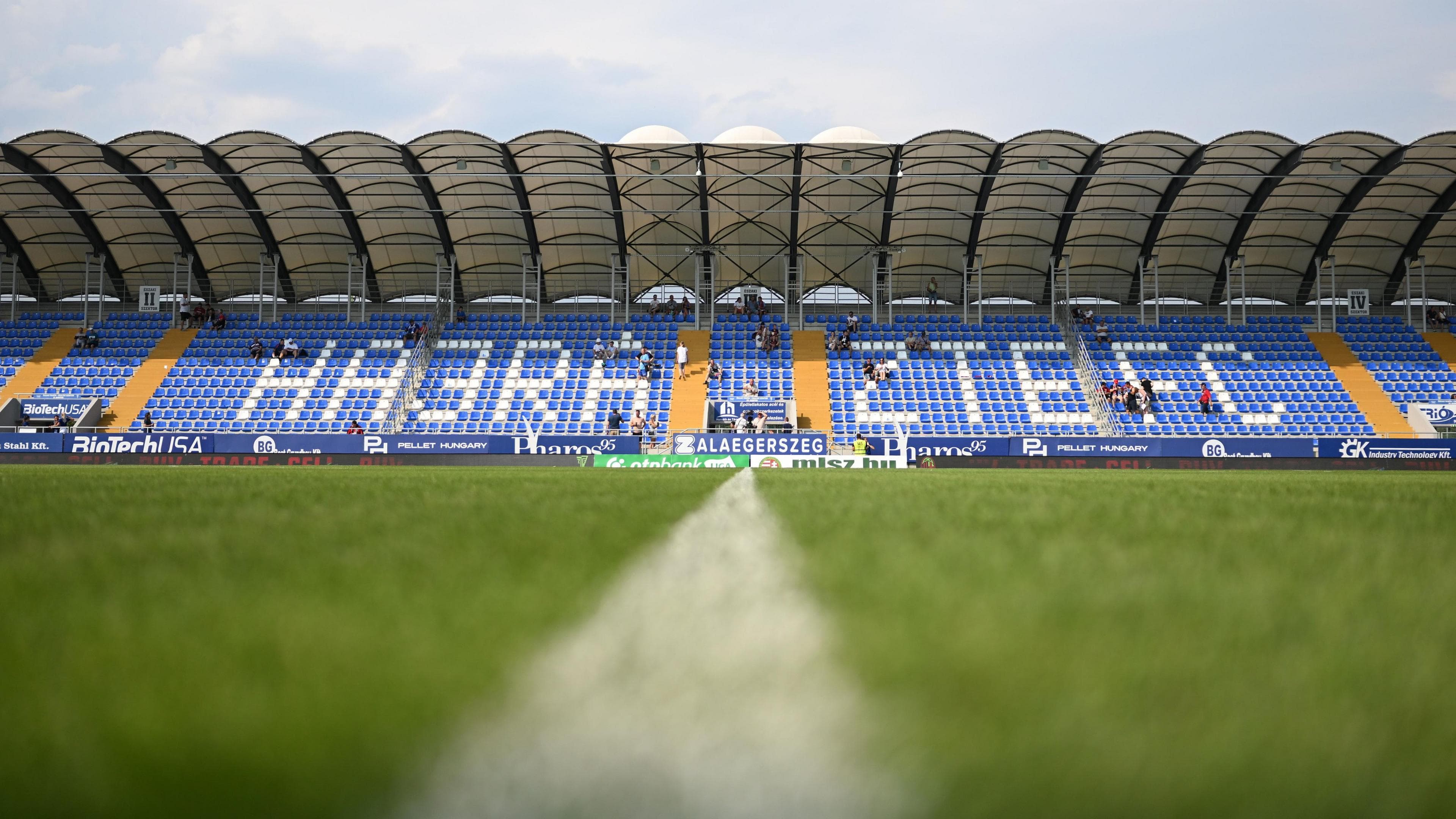 چرا اسکاتلند مقابل بلاروس در مجارستان بازی میکند؟