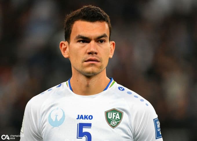 رستم آشورماتوف، مدافع جدید استقلال، بهزودی وارد تهران میشود