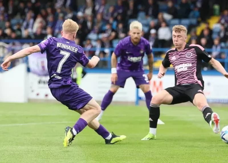 پیروزی فوتبال بر سیاست؛ بازیای که پس از ۶۵ سال برگزار شد