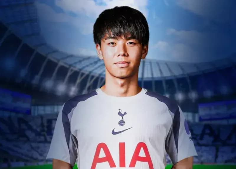 کوتا تاکای، ستاره ژاپنی به تاتنهام پیوست