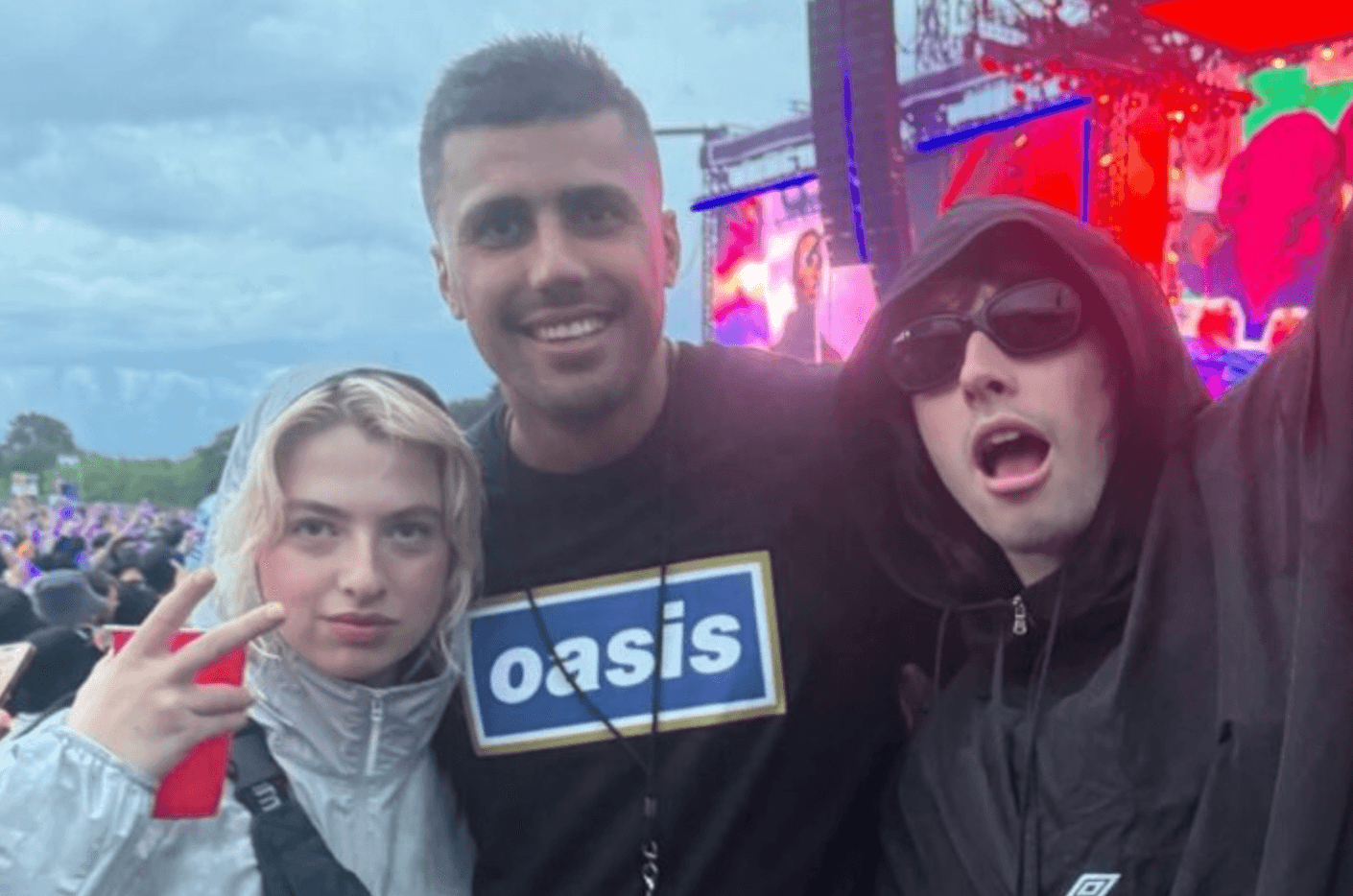 تقدیر لیام گالاگر از رودری و فیل فودن در کنسرت گروه اویسیس