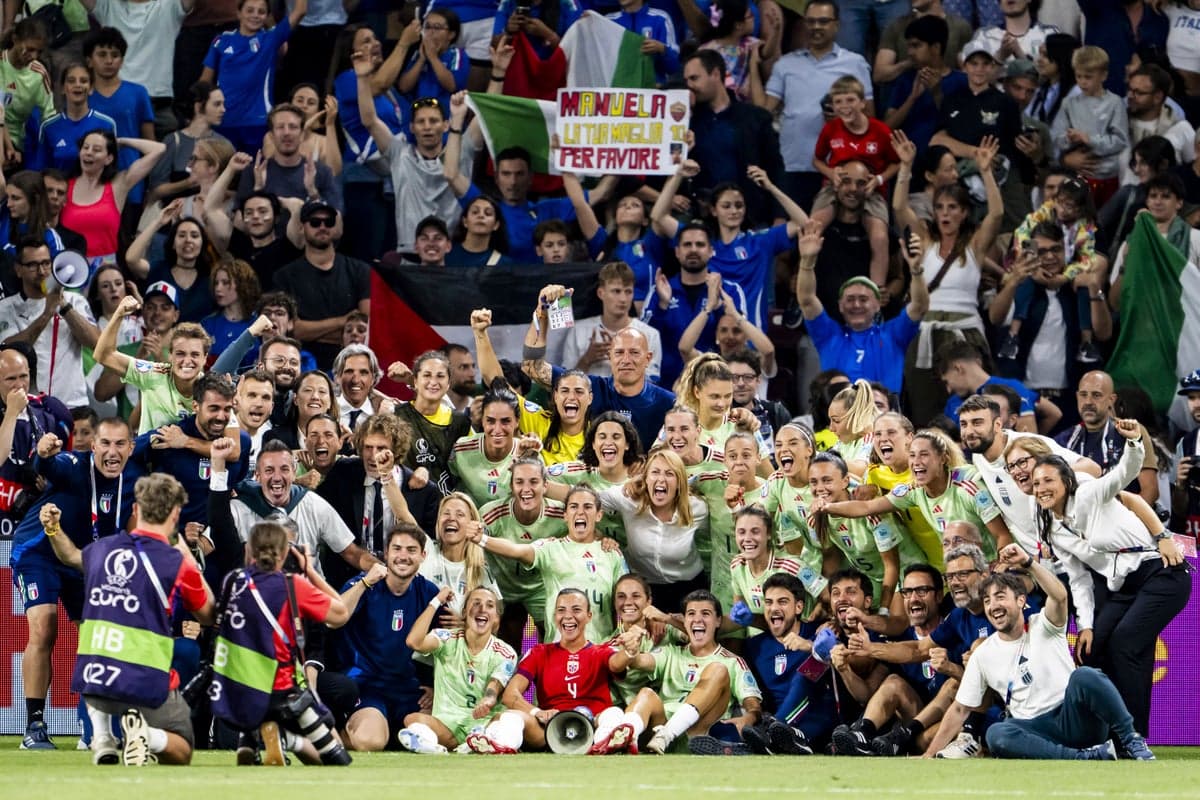 موفقیت تاریخی تیم ملی فوتبال زنان ایتالیا در یورو ۲۰۲۵ و مسیر دشوار تا حرفهای شدن