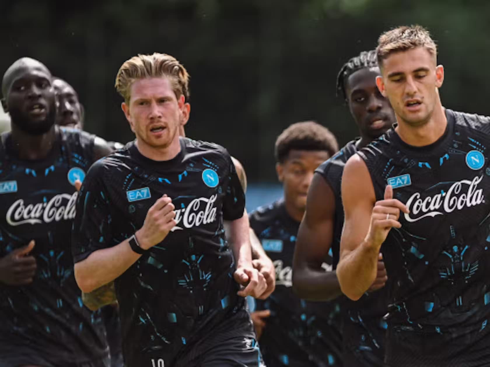 شکست ناپولی مقابل آرتزو در نخستین بازی دیبروینه