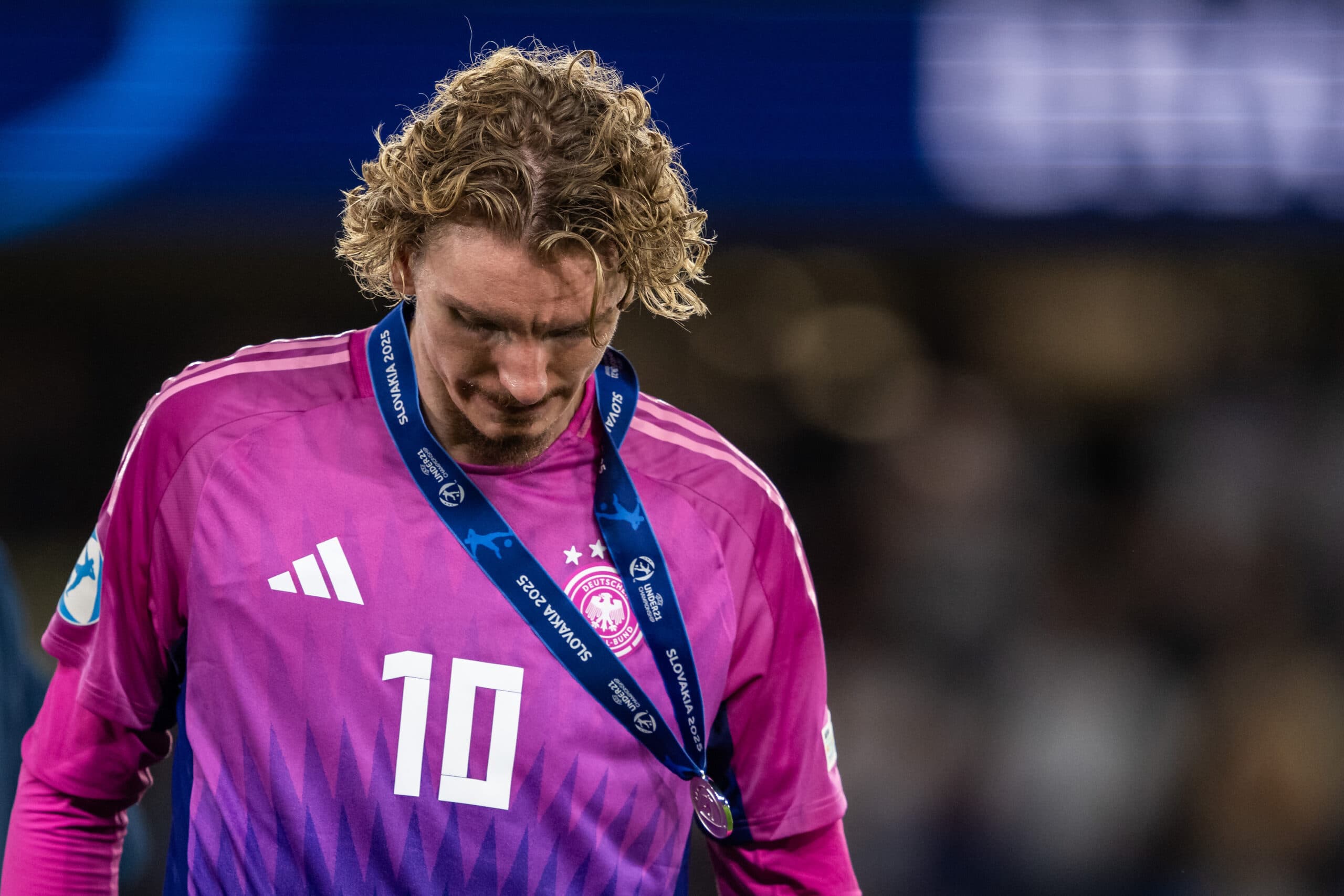 نگاهی به هدف جدید اورتون؛ نیک وولتماده، مهاجم آلمانی ۲۳ ساله، انتخاب مناسبی برای تافیها؟