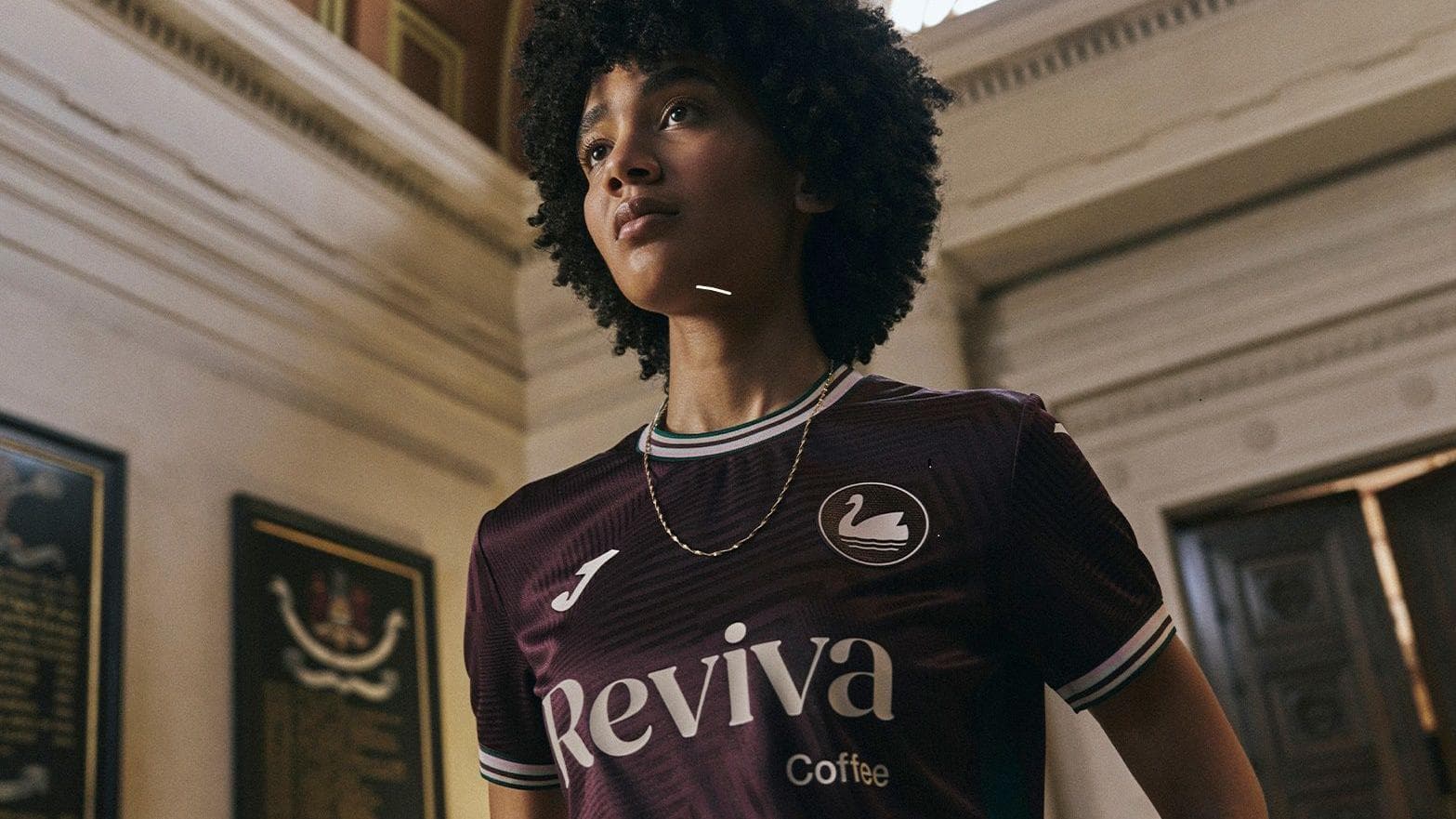 رونمایی از لباس دوم و لباسهای دروازهبان سوانزی سیتی برای فصل ۲۶-۲۰۲۵