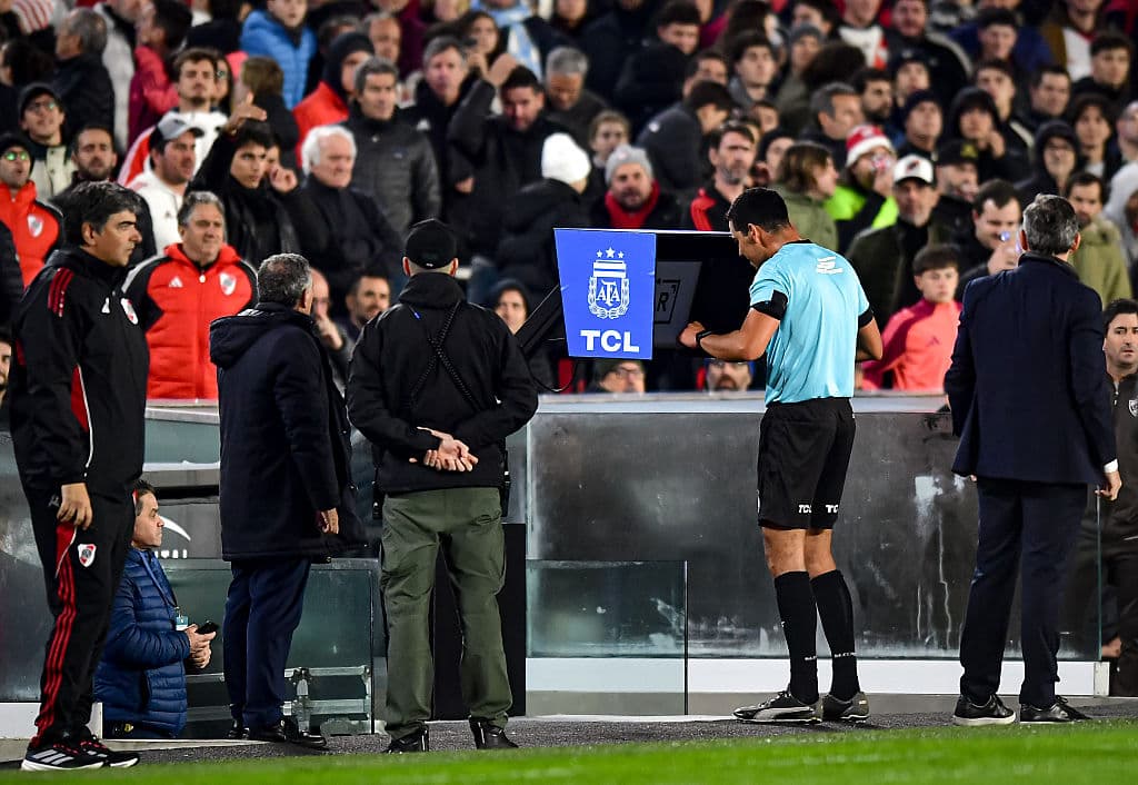 انقلاب در آرژانتین: تغییرات بزرگ در نحوه استفاده از VAR در فوتبال
