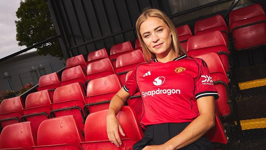 انتقال فرایدولینا رولفو به منچستریونایتد؛ قراردادی دو ساله برای ستاره سوئدی