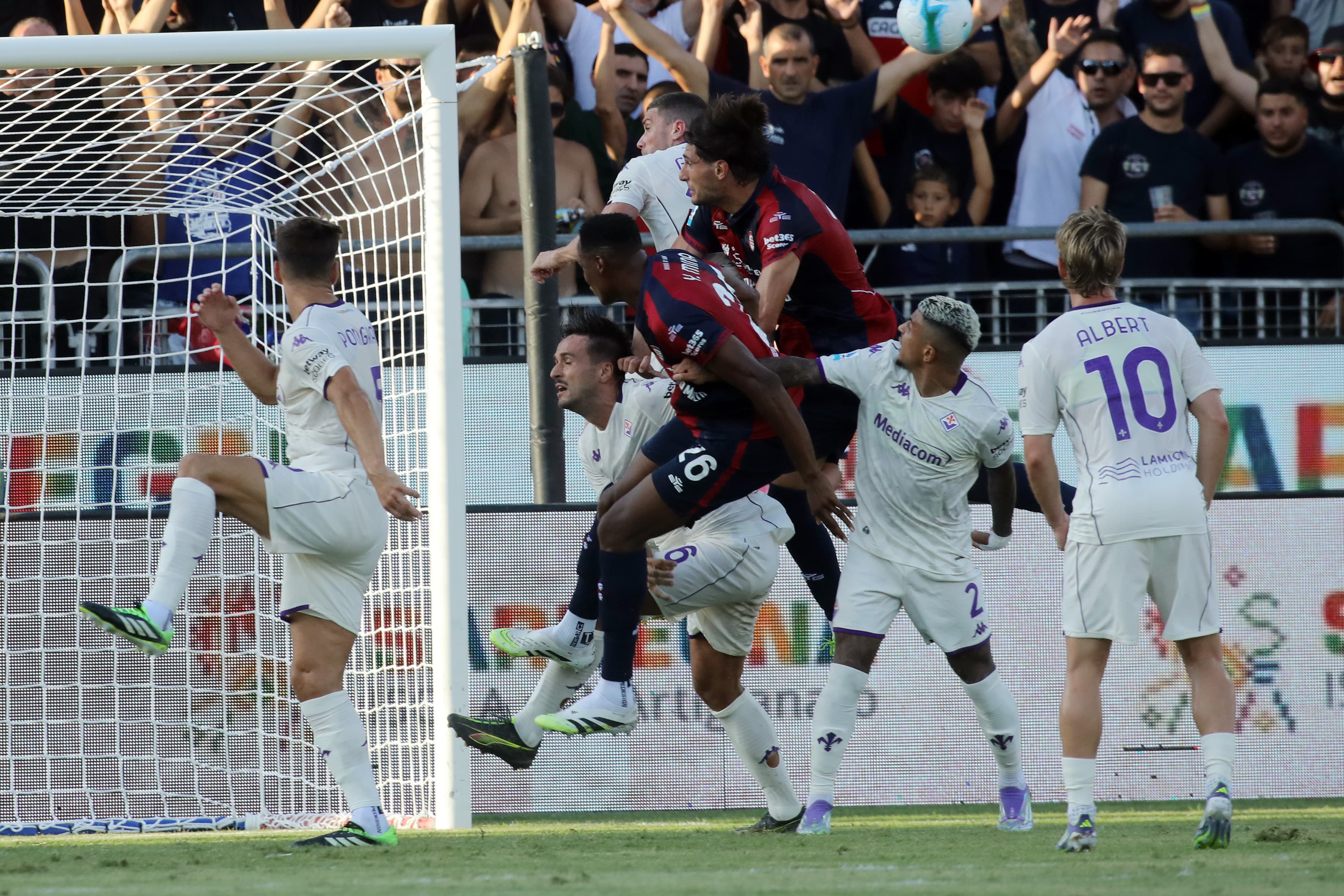 تساوی دیرهنگام فیورنتینا و کالیاری؛ لوپرتو ناجی کالیاری شد