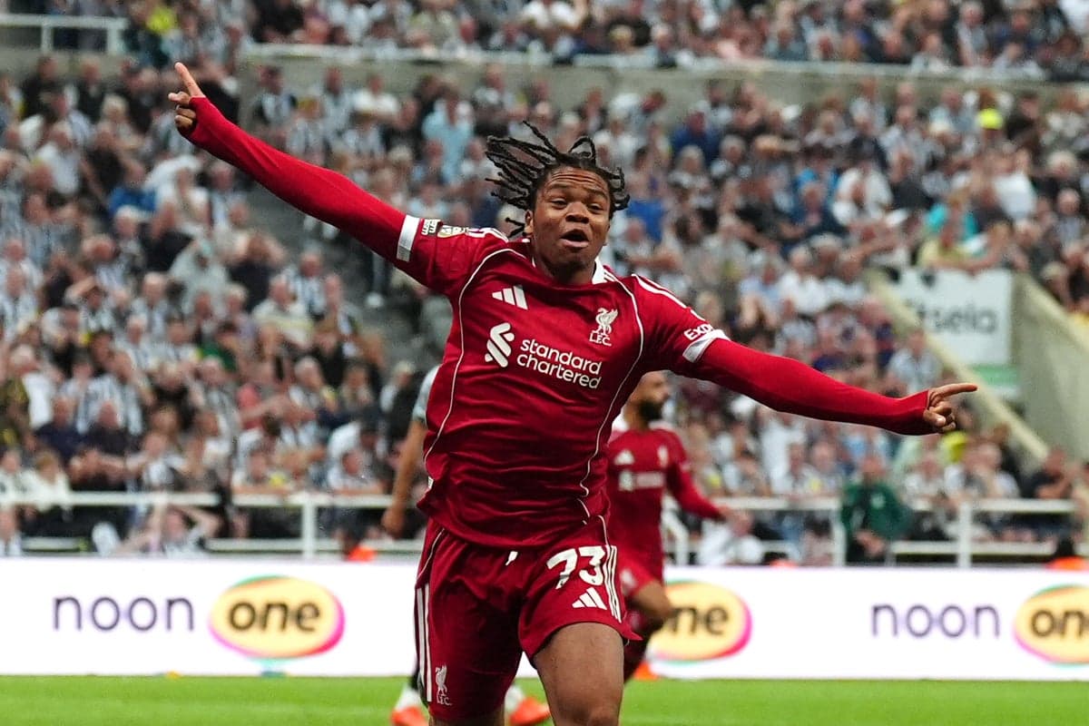 برد تاریخی لیورپول با گل نوجوانِ ۱۶ ساله برابر نیوکاسل در دقایق پایانی!