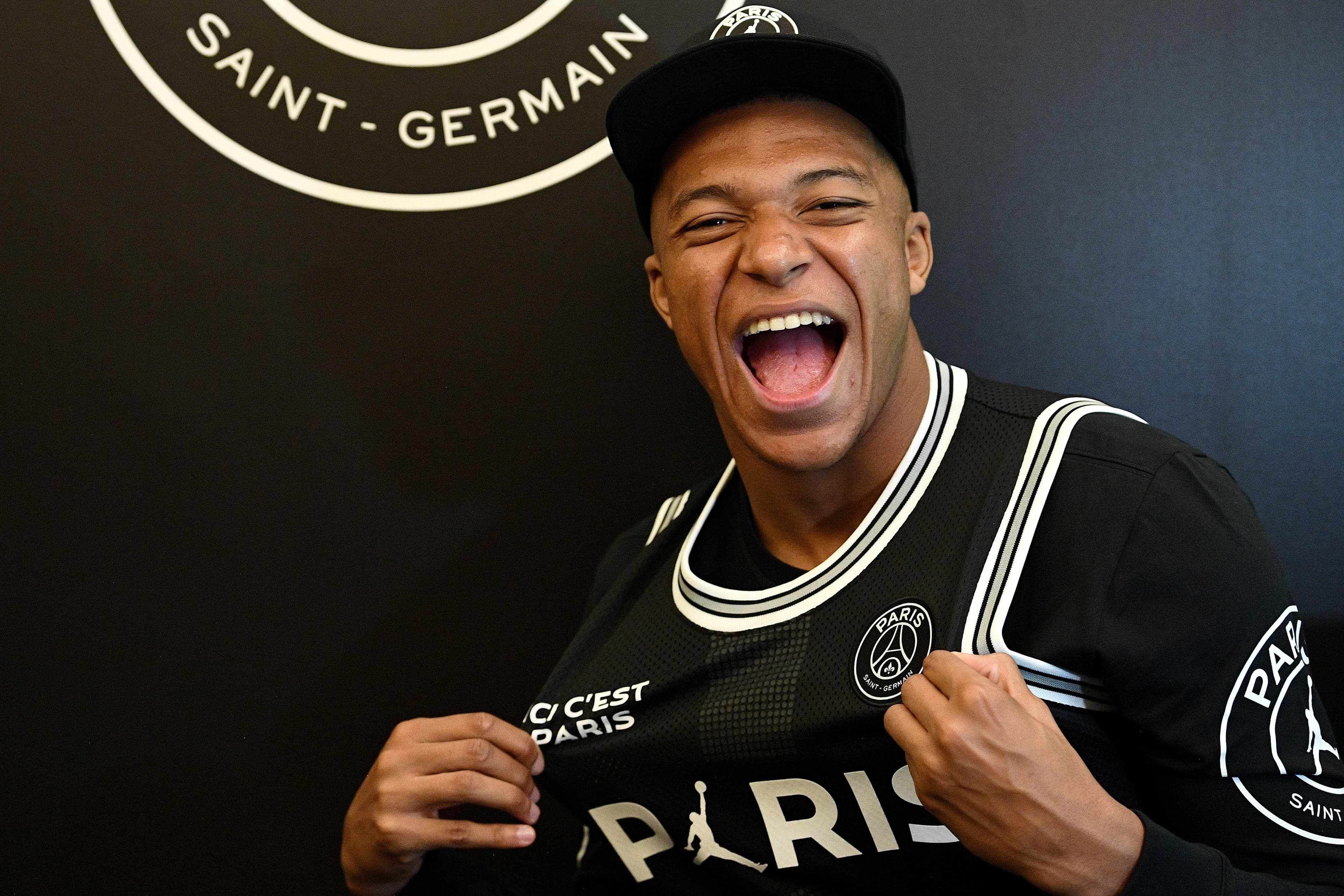 لو رفتن کفش جدید امباپه با همکاری نایک و خبرهای داغ فوتبال اروپا