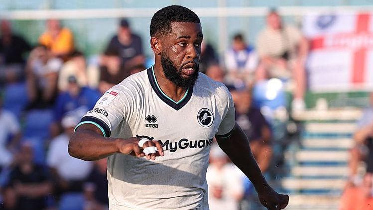 انتقال ژاپه تانگانگا به شفیلد یونایتد؛ مدافعی با تجربه به خط دفاعی قعرنشین چمپیونشیپ اضافه شد