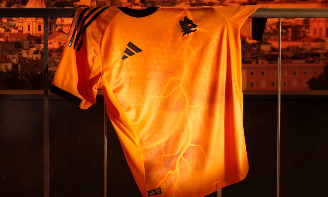 رونمایی از لباس دوم تیمهای سری آ ۲۰۲۵/۲۶؛ قدرت و شکوه رم