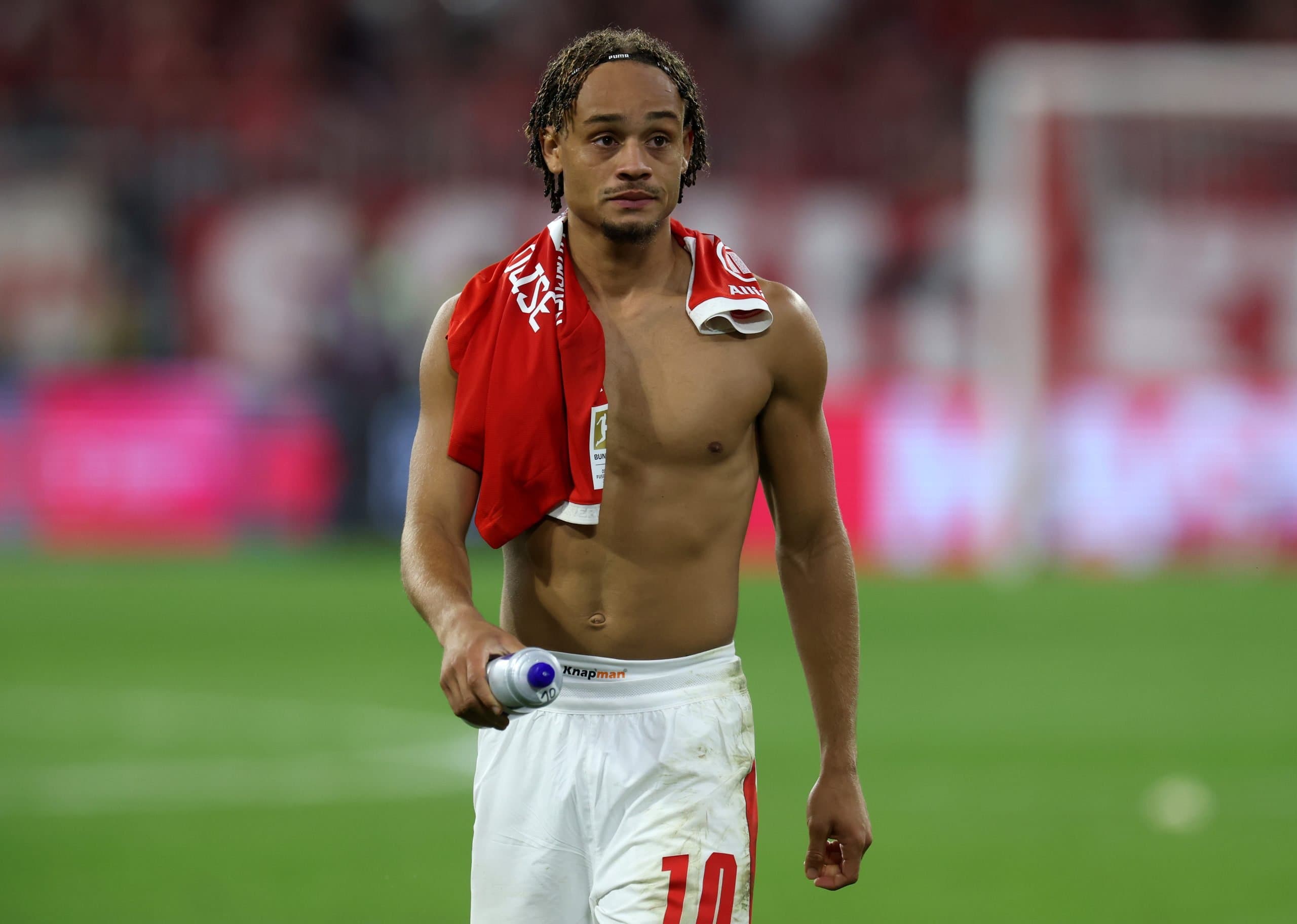 رسمی: خاوی سیمونز با قراردادی ۶۵ میلیون یورویی به تاتنهام پیوست