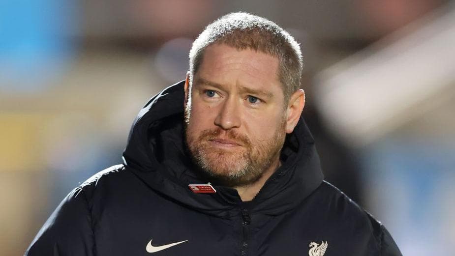 بررسی مرگ مت بیر، سرمربی سابق لیورپول زنان